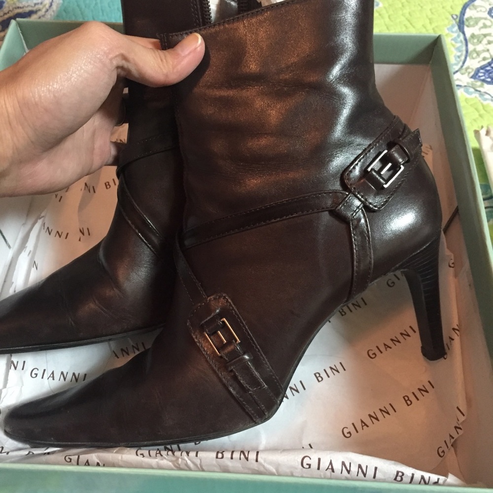 Gianni Bini brown leather bootie heels size 7.5 - Picture 3 of 4